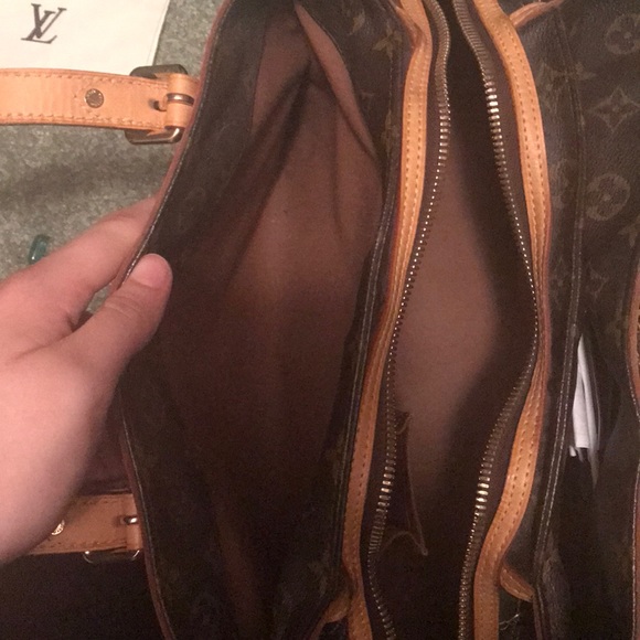 Authentic Louis Vuitton - Picture 5 of 6